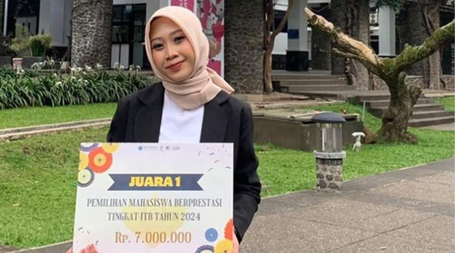 Bangga! Anak Buruh Bangunan di Sukoharjo Jadi Bintang Cemerlang di ITB