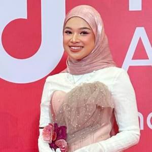 Ananza Prili, Suara Gen Z yang Ajak Cintai Diri di Tengah Badai 'Kena Mental' dan Standar Kecantikan