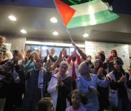 Israel Bebaskan Hampir 2.000 Tahanan Palestina, Isak Tangis dan Takbir Pecah di Ramallah